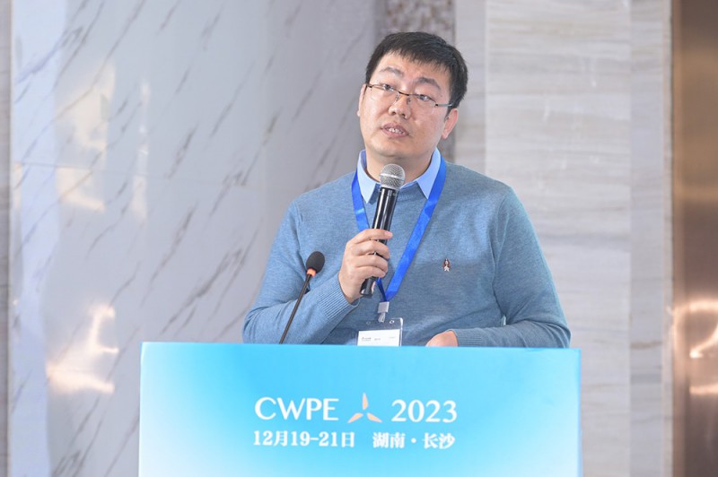 金風科技股份有限公司源網荷儲事業部總經理呂梁年發表《構網型技術在新能源發電領域的應用》演講