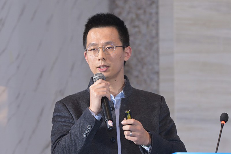 上海良信電器股份有限公司新能源解決方案總監趙曉明發表《風電行業低壓保護痛點及解決方案》演講