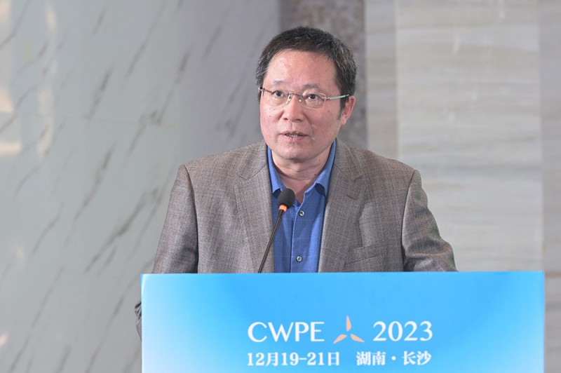 埃斯倍風電科技(青島)有限公司總經理江顯平發表《風電儲能系統本征安全設計》演講